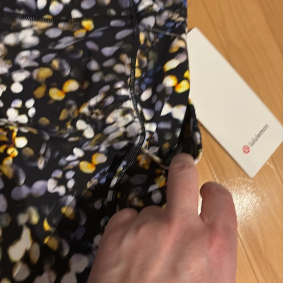 NWT Lululemon Speed Up Tight 28" *Full-On Luxtreme Metropolis Glow Multi -size 8 - Picture 10 of 16